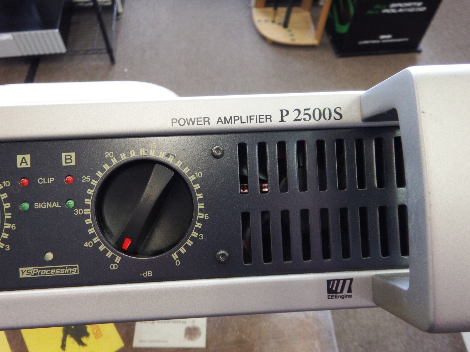 YAMAHA P2500s Professional Power Amplifier Excellent Condition