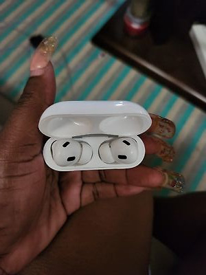 Apple AirPods Pro (2nd Generation) with MagSafe Wireless Apple AirPods Pro (2nd Generation) with MagSafe Wireless