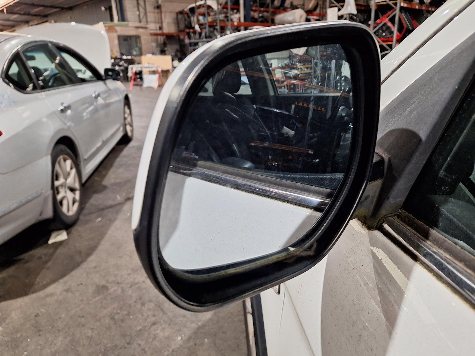 2013 Peugeot 4008 06/2012-12/2017 LEFT DOOR MIRROR NON FLASHER TYPE image 10