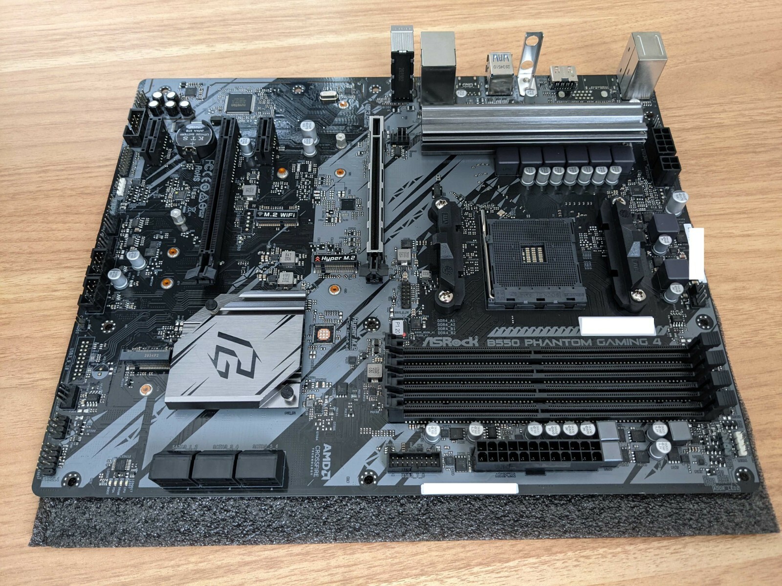 B550 phantom gaming B550 phantom gaming