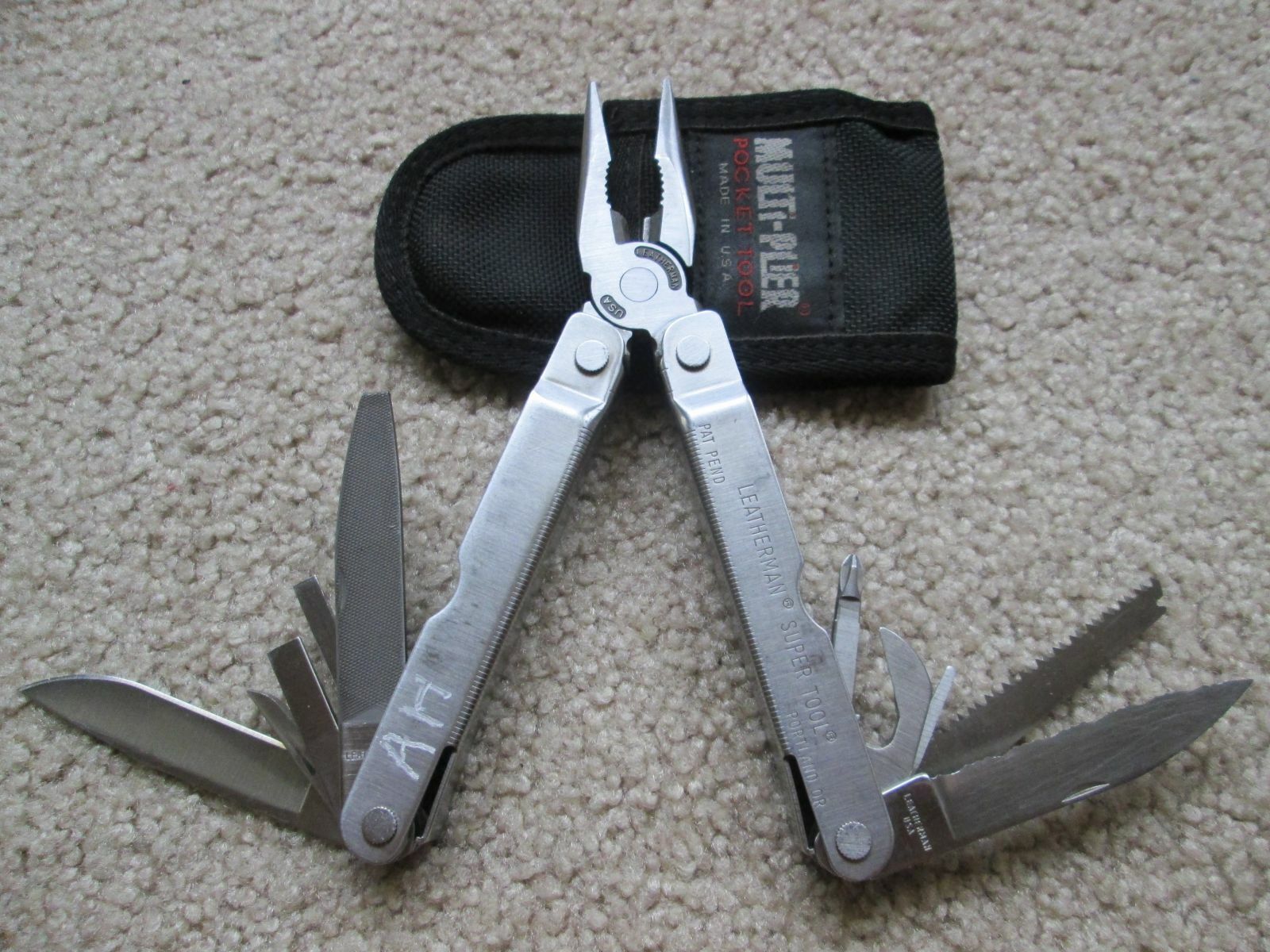 Rare Vintage Original Multitool LEATHERMAN Super Tool With Rare Vintage Original Multitool LEATHERMAN Super Tool With