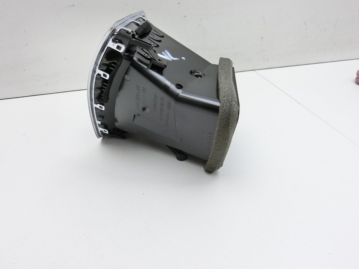 Audi Q5 8R 12-16 Luftdusche Luftdüse Links Audi Q5 8R 12-16 04.10.2016 8R1820901L 8R1820901LWVF E11521B00 gebraucht Bild 2