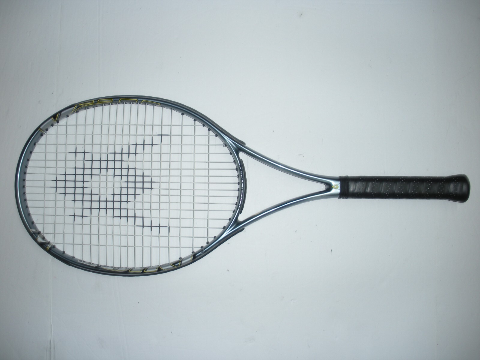 VOLKL TITANIUM XTENDED 2 OVERSIZE 112 BIG GROMMET TENNIS
