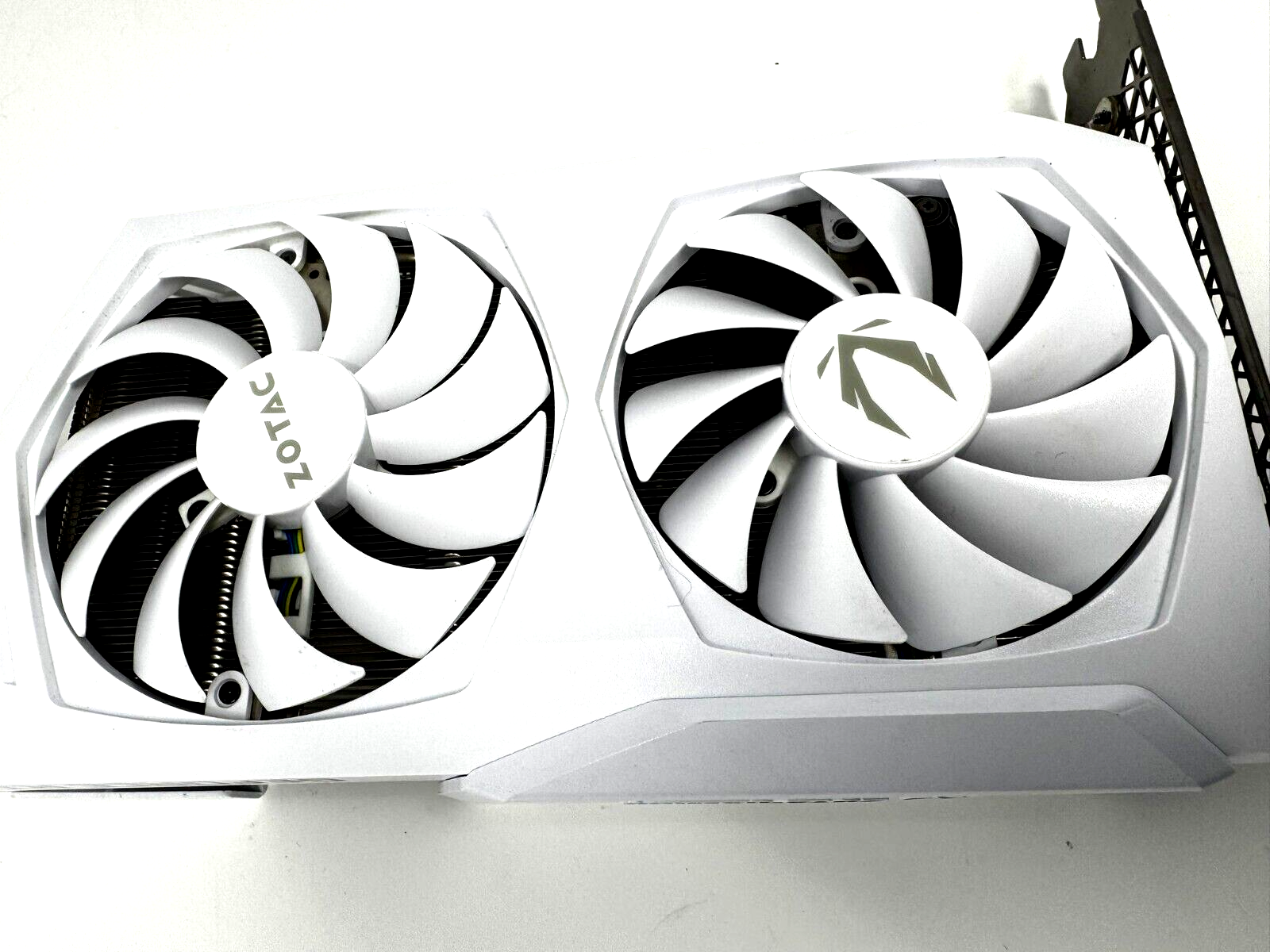 グラフィックボード・グラボ・ビデオカード ZOTAC GAMING GeForce RTX3060Ti AMP white ZOTAC GAMING GeForce RTX 3060 Ti AMP White Edition LHR 8GB