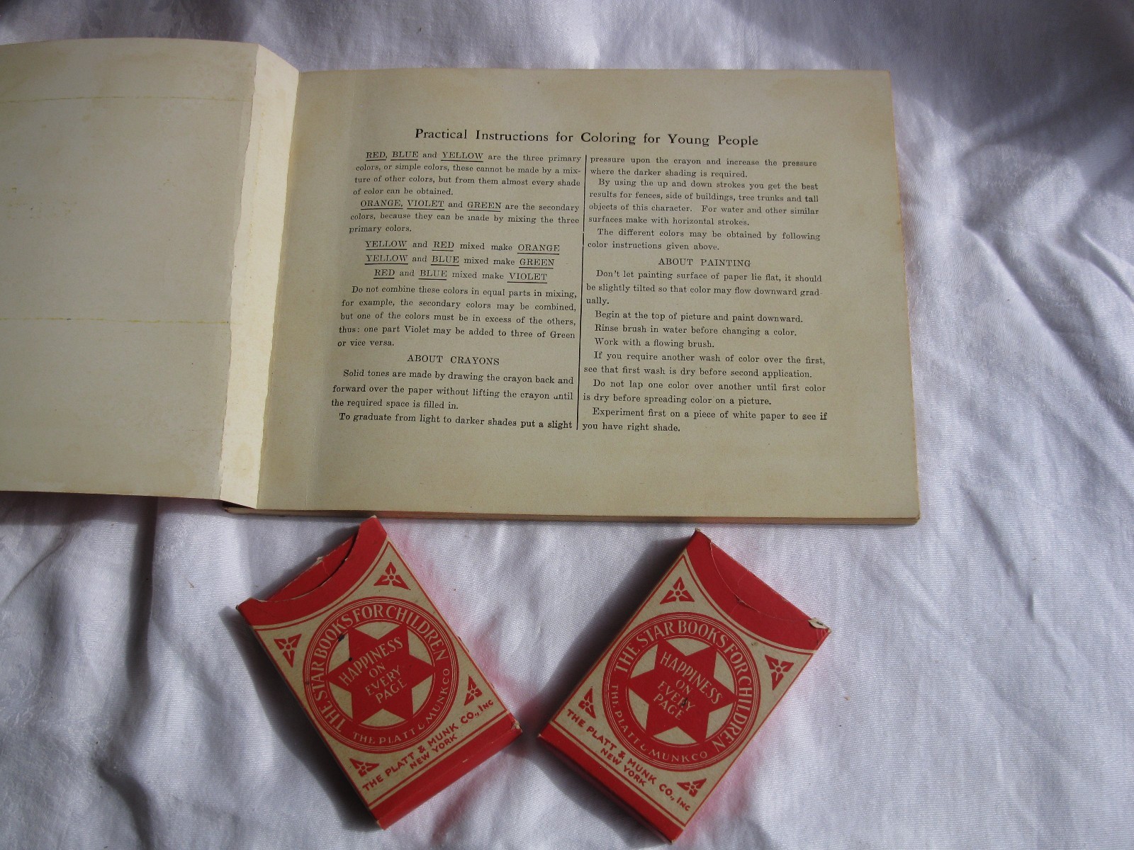 1930's MODERN PAINTING BOOK FOR YOUNG PEOPLE w/ Box & Crayons (Platt & Munk Co.)