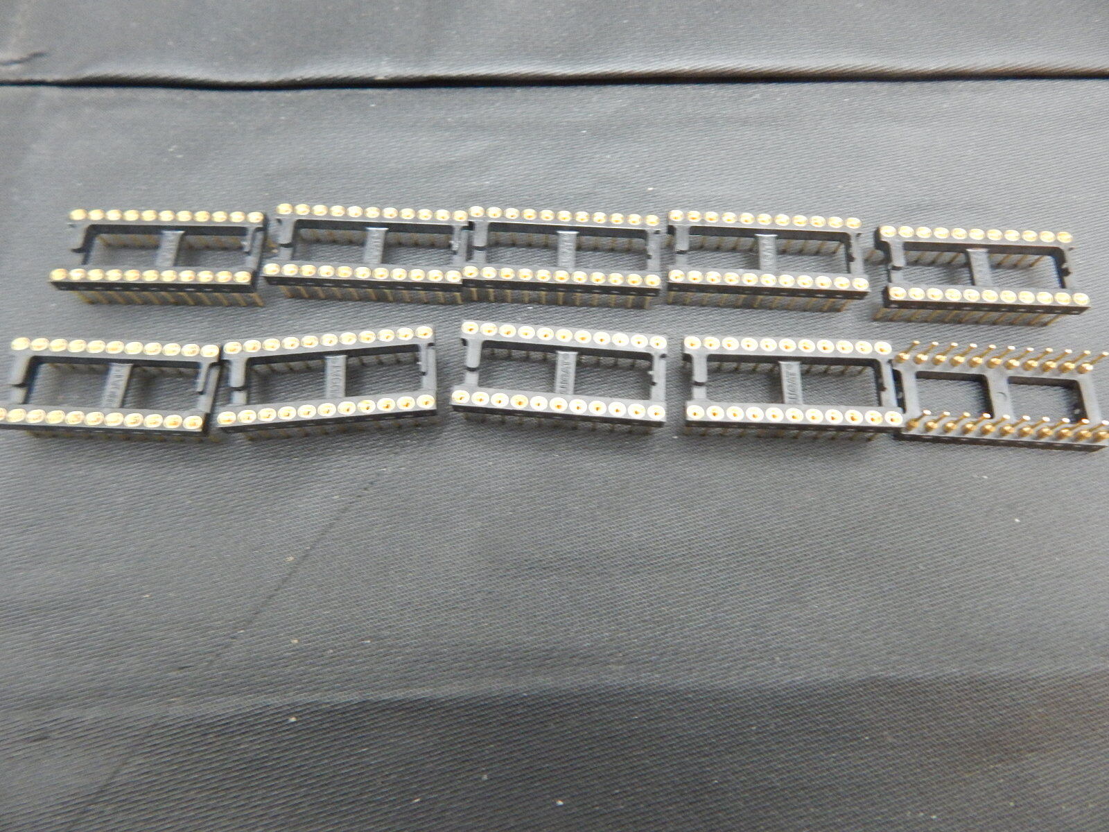 AUGAT 822AG10DES SOCKET 22 PIN DIP SOCKET MACHINED PIN HEAVY OLD GOLD -LOT OF 10