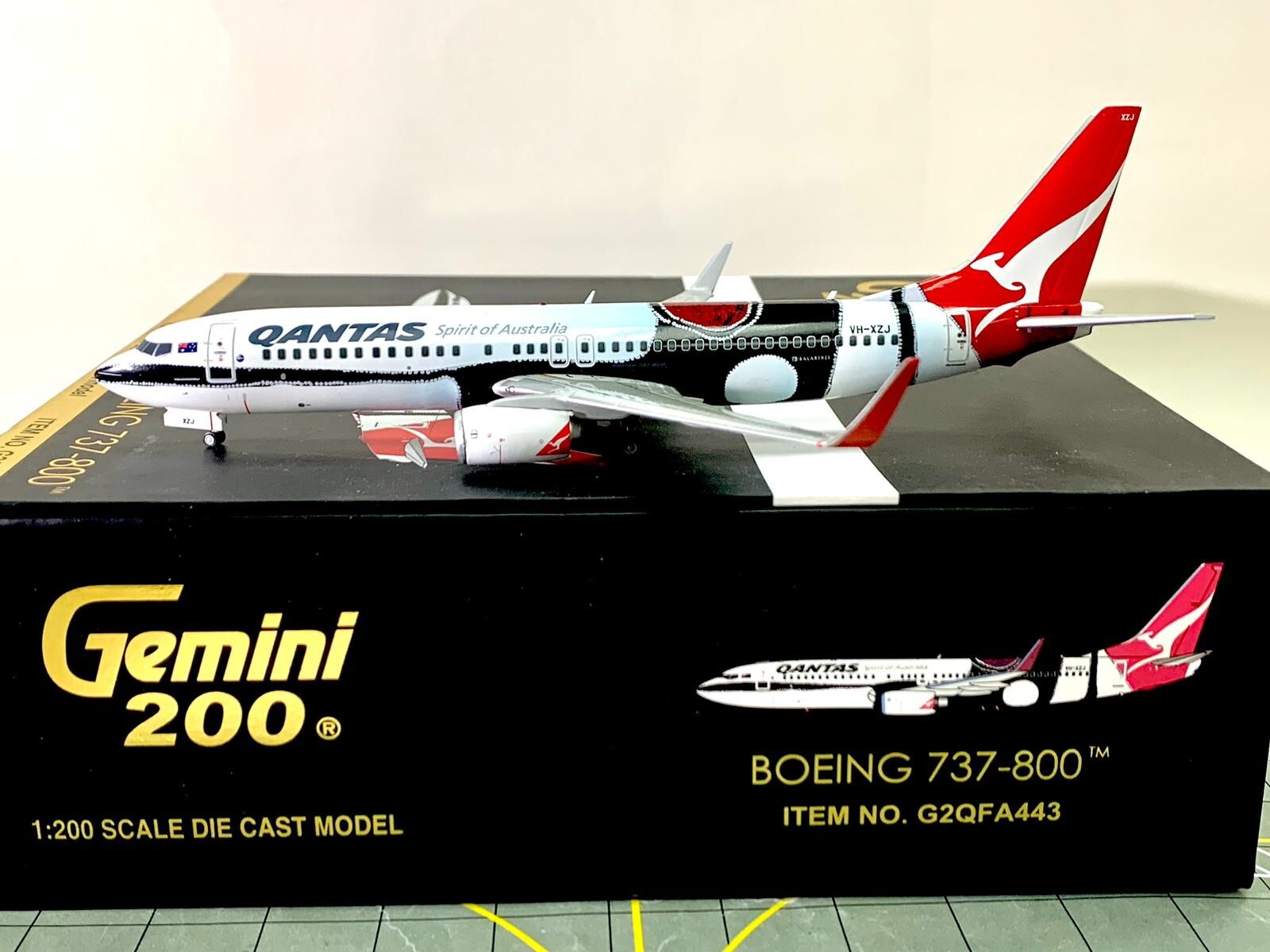 Gemini 200 AVELO エクストレイ航空 737-800 1/200 Amazon.com: GeminiJets Boeing 737-800 Commercial Aircraft