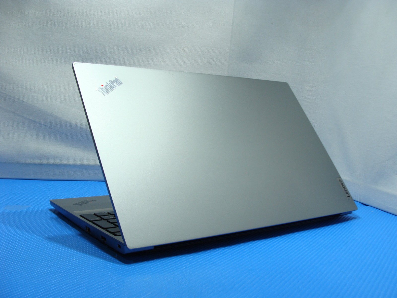 Lenovo ThinkPad E15 Gen 4 15.6" FHD i7-1255U 16GB RAM 512GB SSD Win 11 Pro - Thumbnail 3