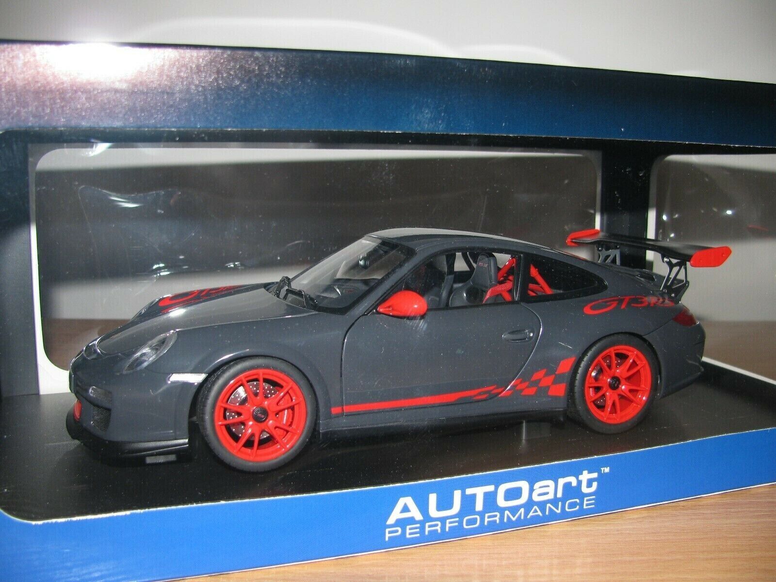 1:18 Autoart PORSCHE 911(997) GT3 RS 3.8 GREY BLACK/RED Rare 1:18 Autoart PORSCHE 911(997) GT3 RS 3.8 GREY BLACK/RED Rare