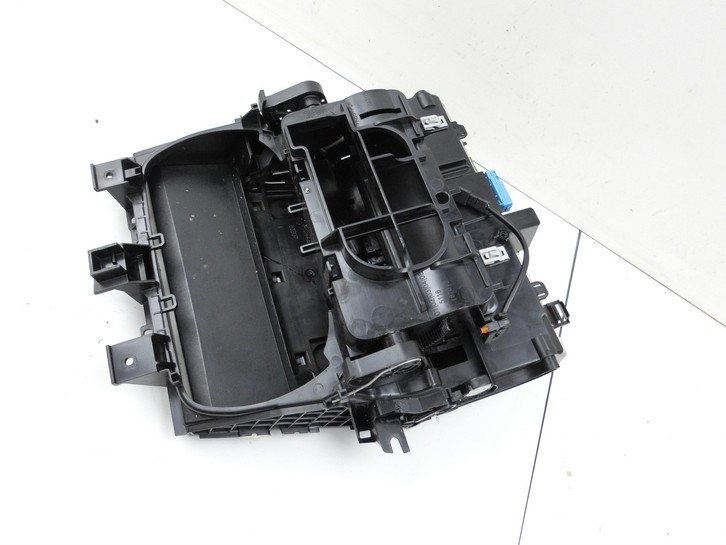 BMW G21 320dx 3er 19-22 Kombi Ablagefach Staufach Fach BMW G21 320dx 3er 19-22 17.09.2020 51166806796 6806796 gebraucht Vorschau 3