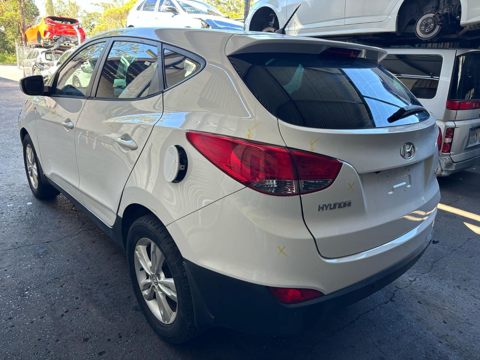 2013 Hyundai Ix35 RADIATOR SUPPORT LM SERIES SLOVAKIAN BUILT (VIN TMAJ) 09/13-01/16 image 4