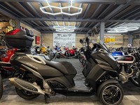 2022 Peugeot Metropolis 400 | three wheeler | 700 miles from new | px 