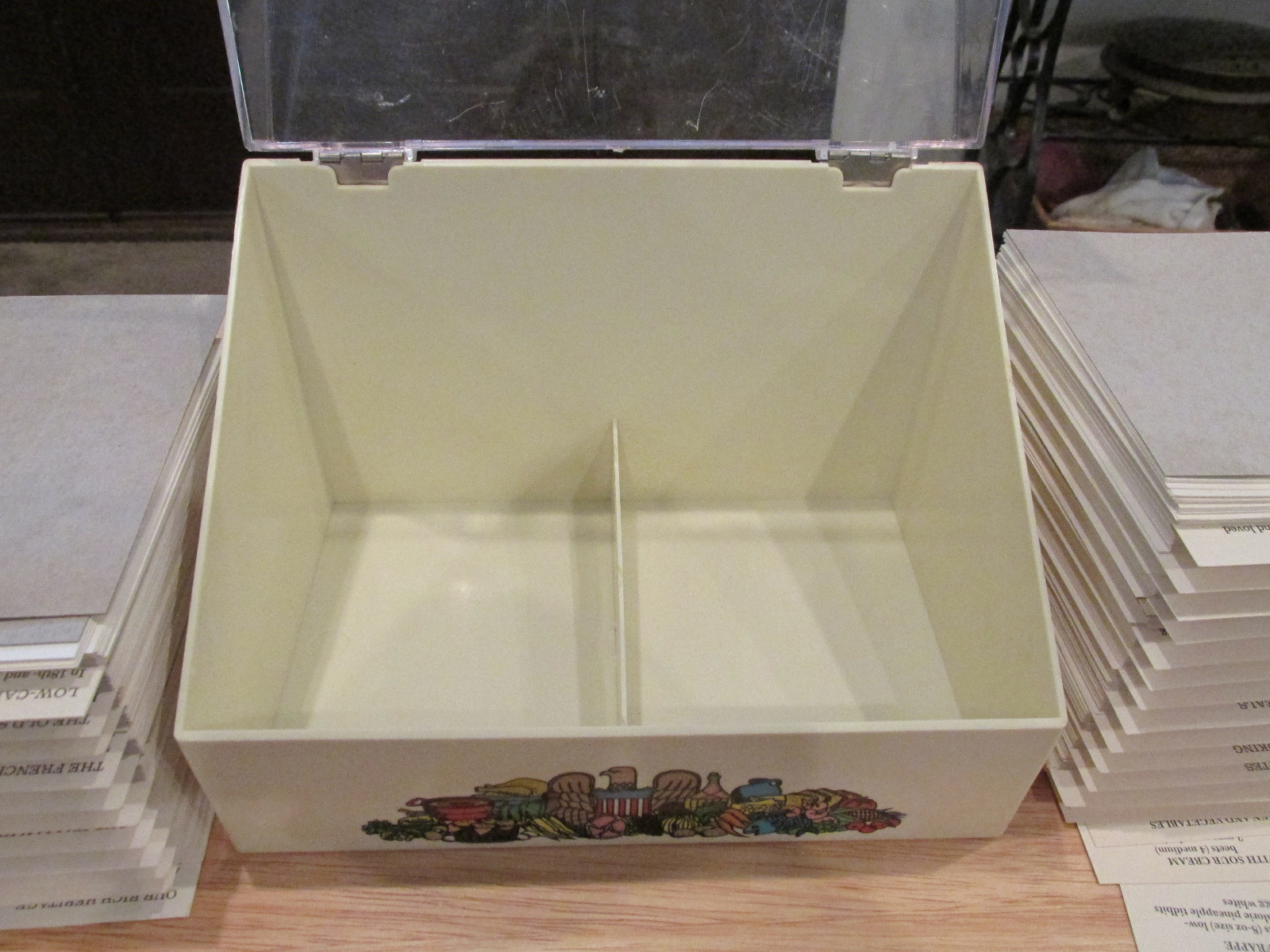 McCALL'S RECIPE CARD COLLECTION WITH FILE BOX RECIPES & INDEX CARDS 1973 EUC!