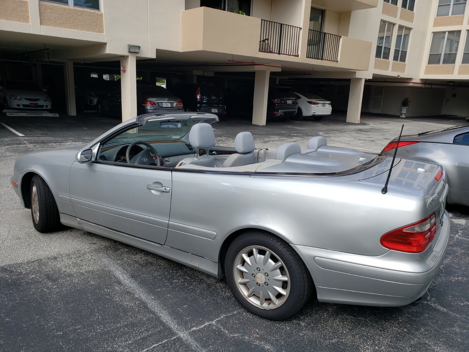 Mercedes-benz 2000 Clk320