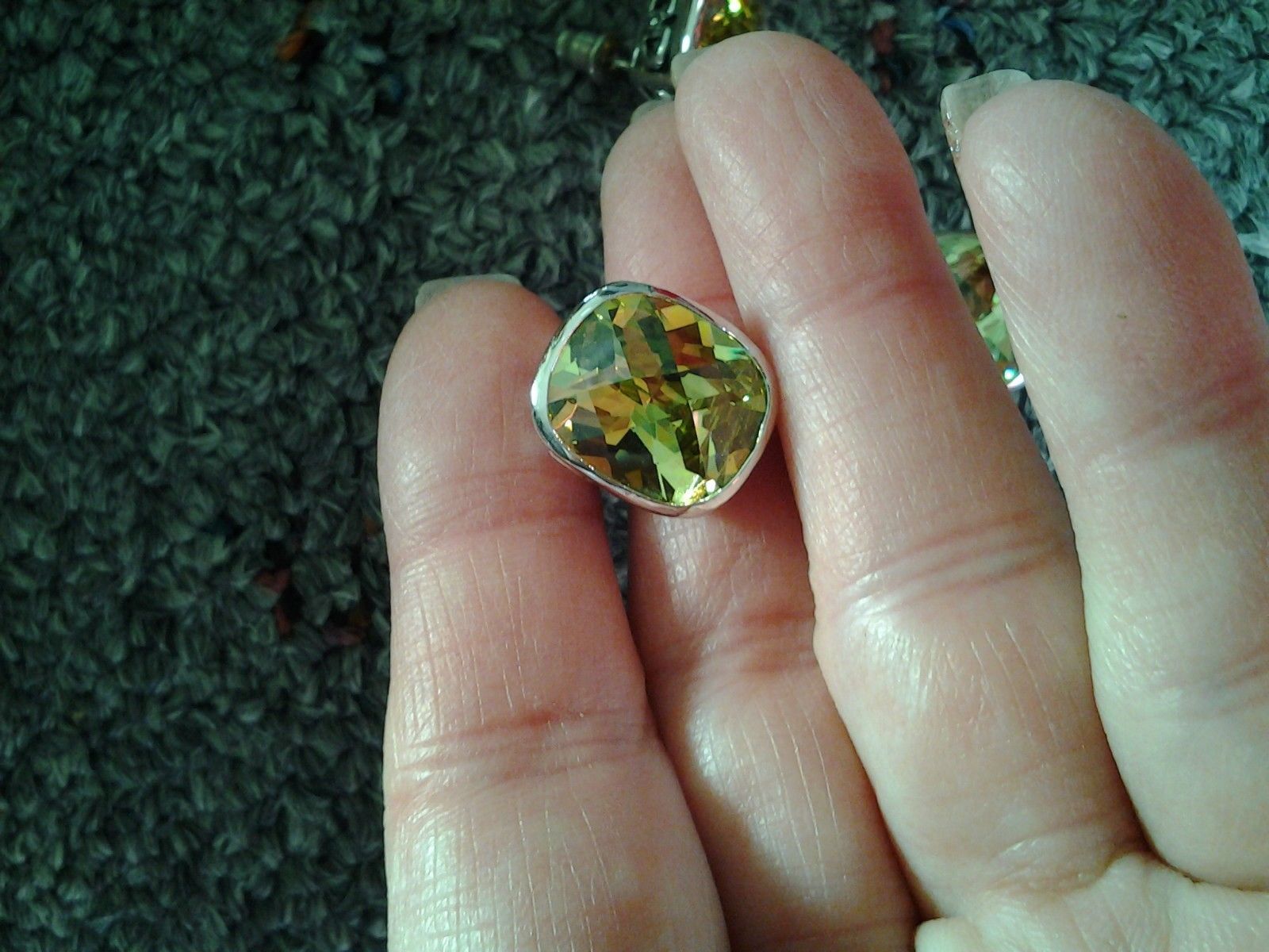 Vintage STERLING SILVER PENDANT W/EARRINGS SET GREEN STONES