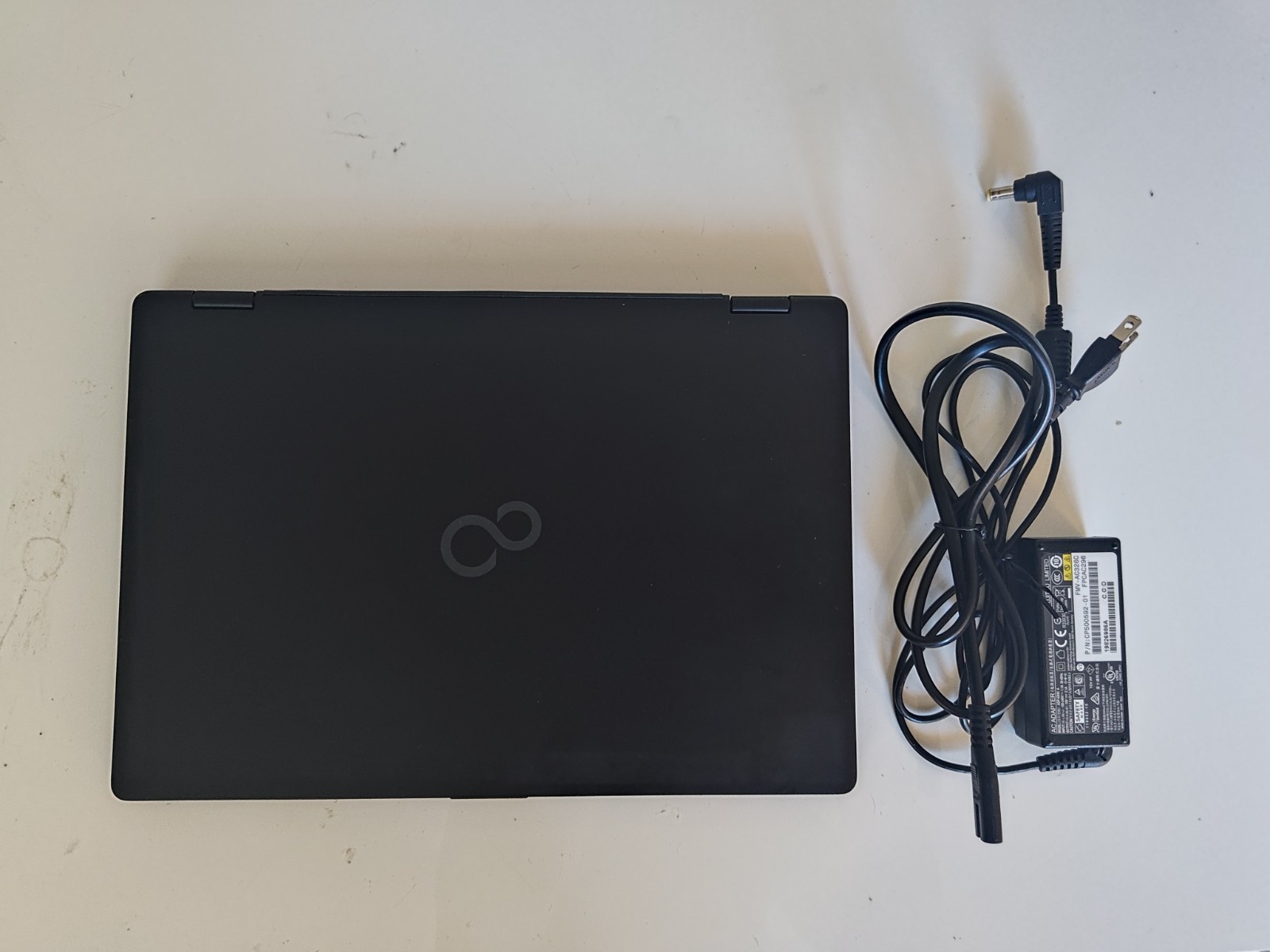 富士通 LIFEBOOK U939X/A / Core i5 8365U Fujitsu LIFEBOOK U939X/A 13.3in Touchscreen Laptop Core i5