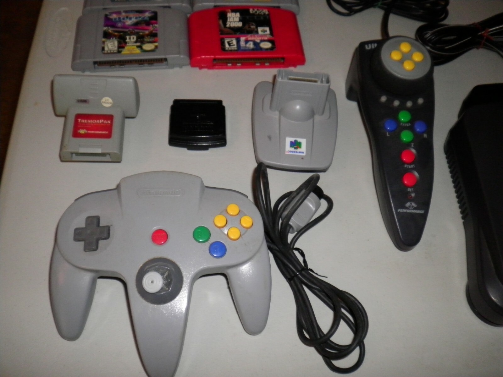 NINTENDO 64 BUNDLE CONSOLE GAMES CONTROLLER JUMPER PAK TREMOR TRANSFER TESTED