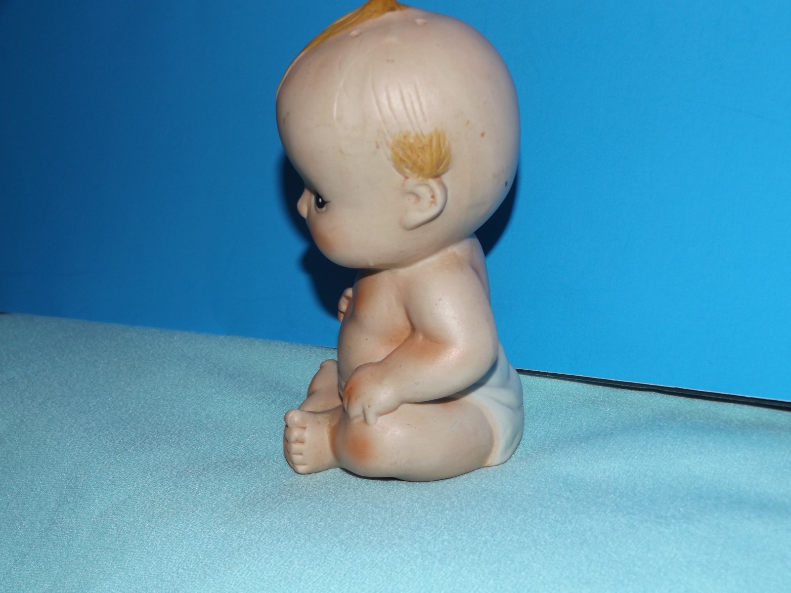 Vintage KEWPIE DOLL BABY TALCUM POWDER Shaker Dispenser Nursery Decor Porcelain