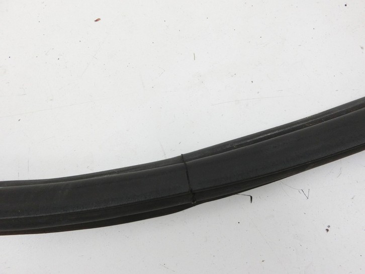 KIA Stonic YB 17-20 Dichtung Rahmen für Heckklappe Kofferraum KIA Stonic YB 17-20 09.12.2019 gebraucht Vorschau 2