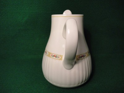 Wedgwood Coffee Tea Pot Metallised Bone China Made in England Flowers #4034