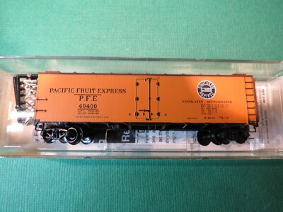 N - Micro-Trains 59010 - 40' Steel Reefer, Pacific Fruit Express PFE 4040    NIB