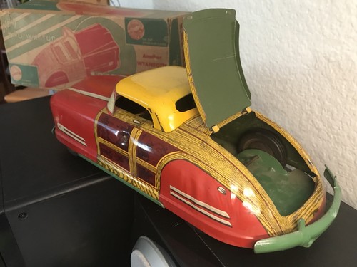 Antique Tin Sportsman Two-Way Top Convertible Car made by Wyandotte – 1939