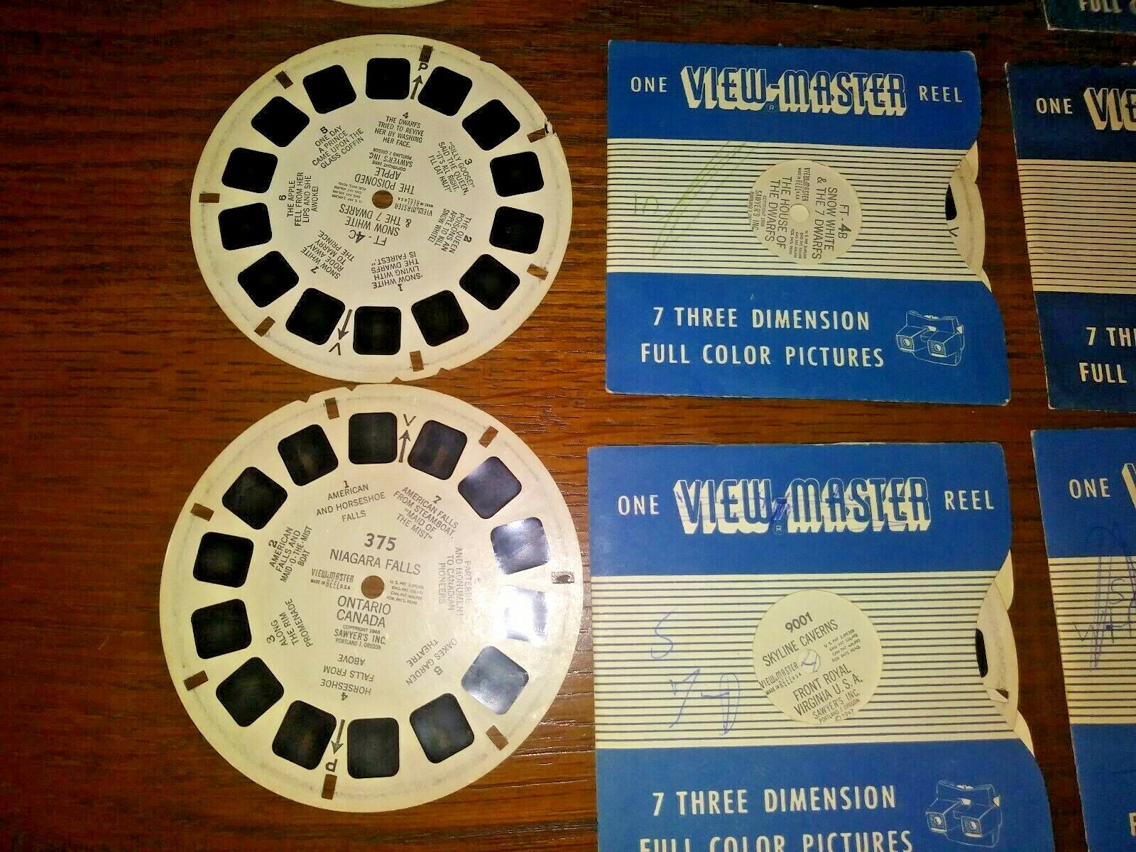 VINTAGE VIEW-MASTER 3-Dimensional viewer Model E in box with 13 reels Sawyers