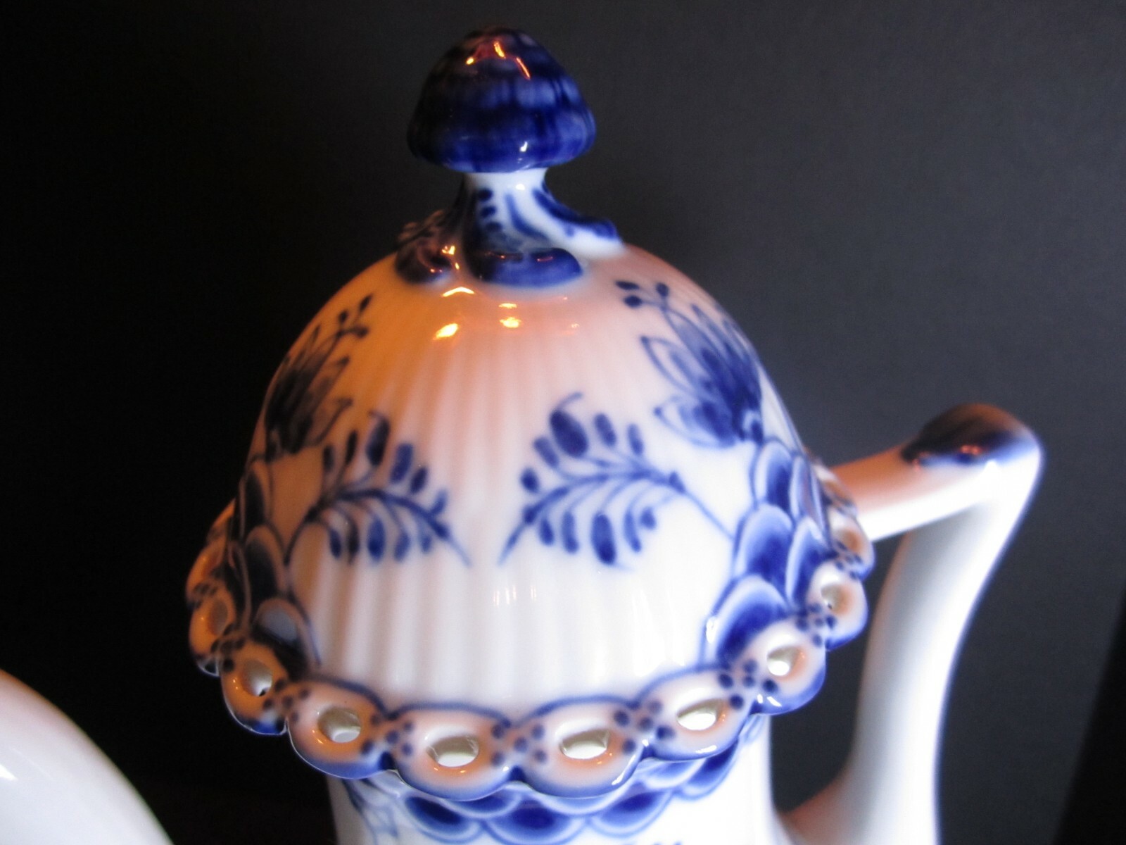 Coffee Pot #1202 - Blue Fluted - Royal Copenhagen - Full Lace - 1:st Quality