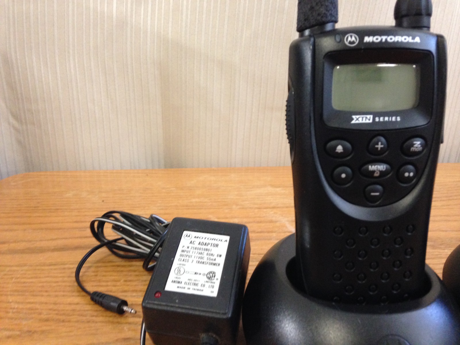 lot of 2 x MOTOROLA XTN XV2600 IN GOOD WORKING CONDITION !!!!!