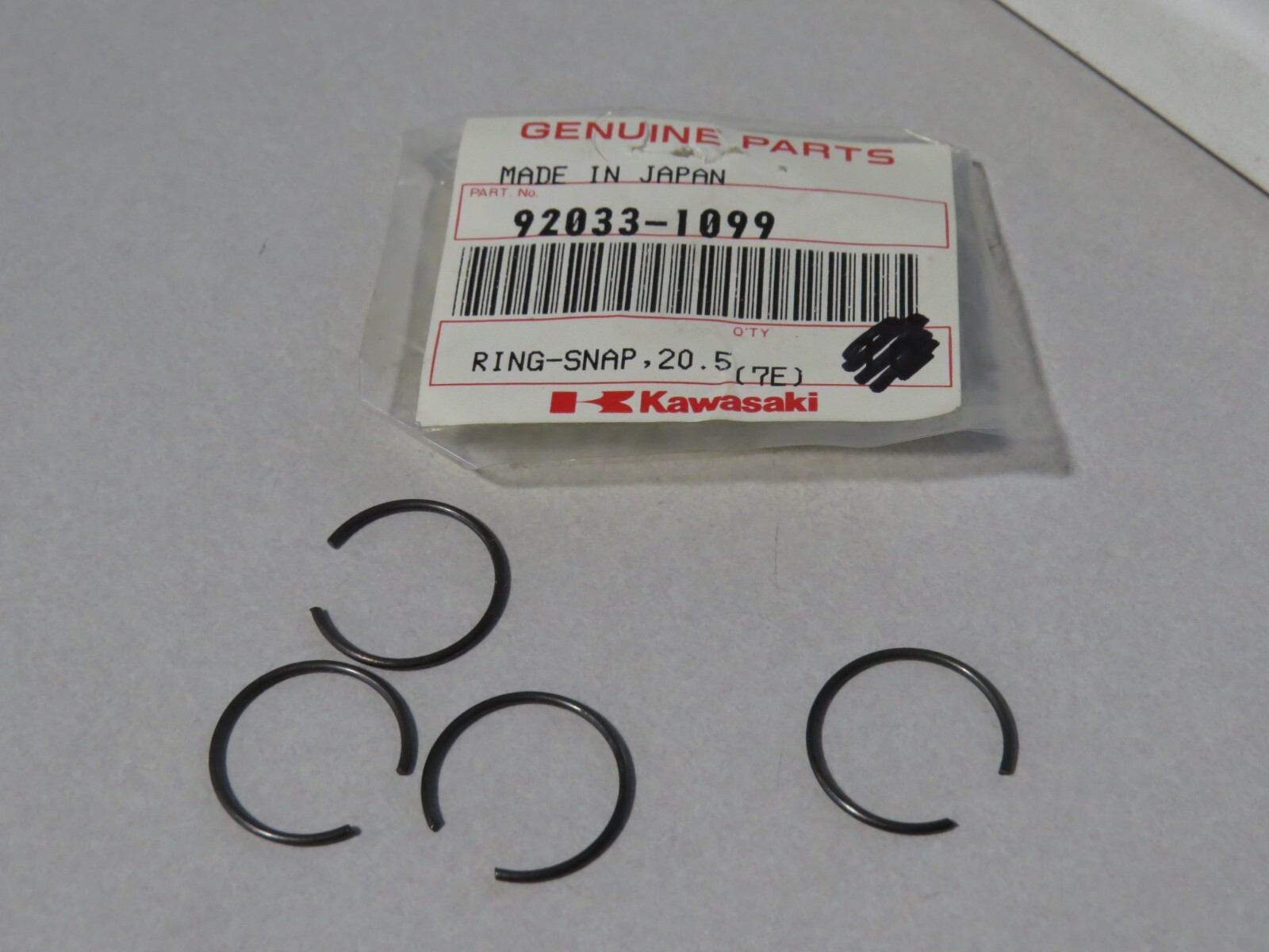 アクセサリー CA-RDR10D NOS Kawasaki 18mm Snap Ring ZX900 ZX1100 ZX1000 ZX750 92033