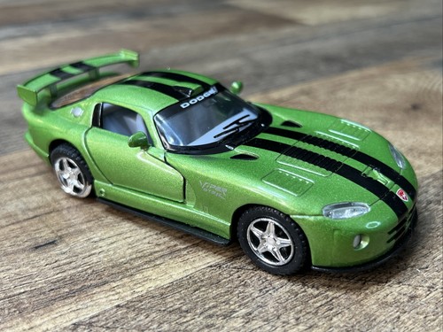 NEBEKENEZER SCHMIDT SENIOR カーズ ミニカー Amazon.com: KINSMART - Dodge Viper GTR-S 1:36 Scale 5