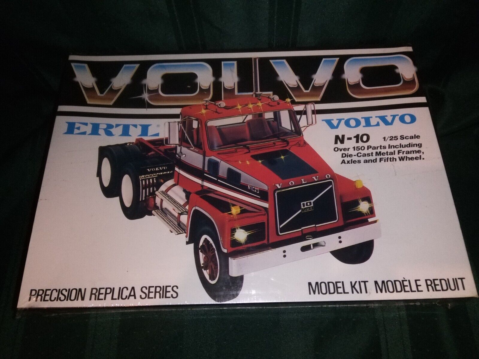 Ertl Kit #8037 VOLVO N-10 1/25 Scale Model Tractor Truck Ertl Kit #8037 VOLVO N-10 1/25 Scale Model Tractor Truck