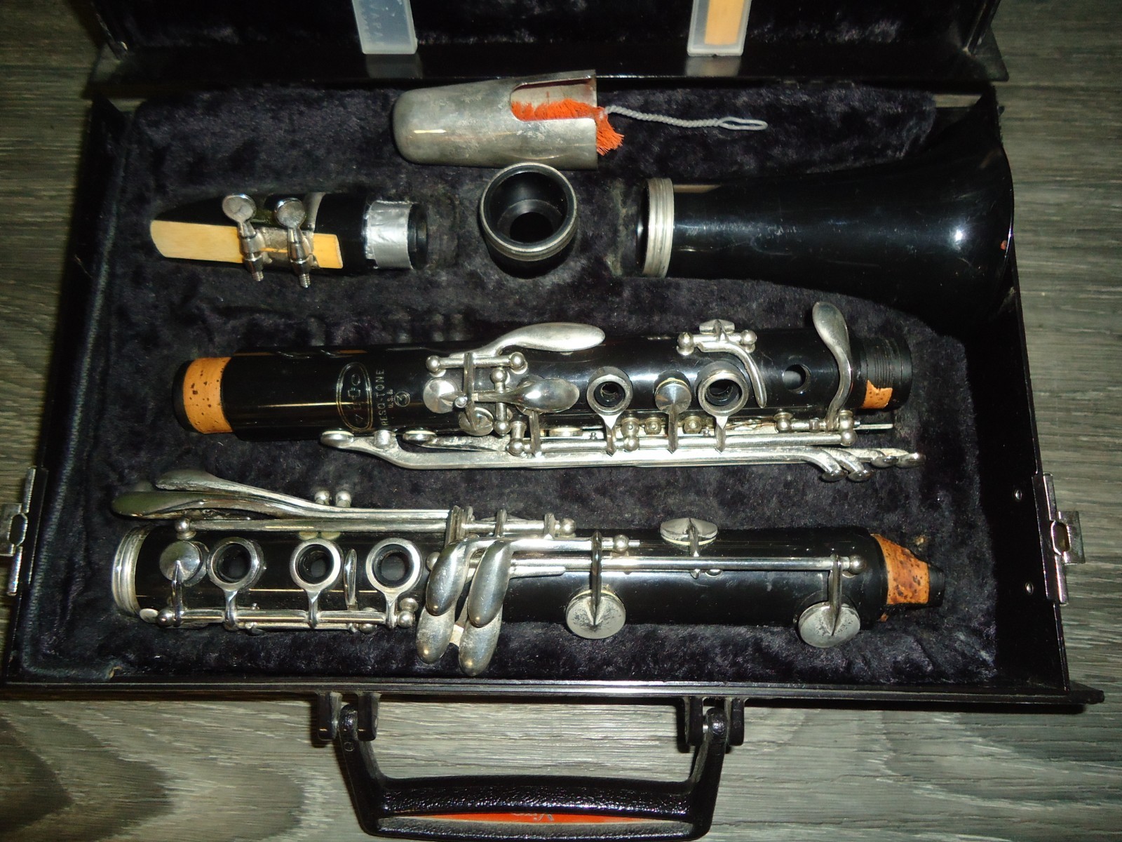 vintage original VITO clarinet with case, has wear and a crack