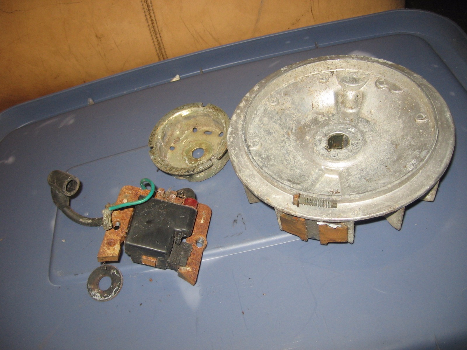 Strikemaster Cobra 3.0 hp Coil fly wheel starter cup   ice auger parts