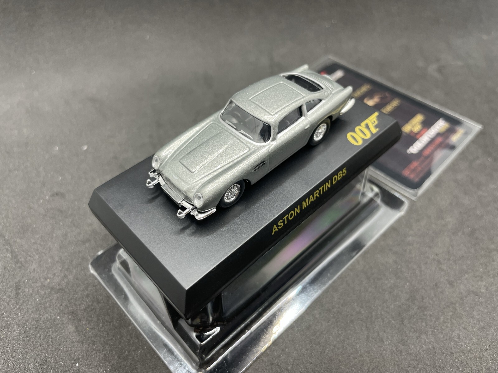 KM　京商 1/12 ASTON MARTIN V12 007 ミニカー Kyosho 1/12 Scale Diecast 08603S Aston Martin V12 Vanquish