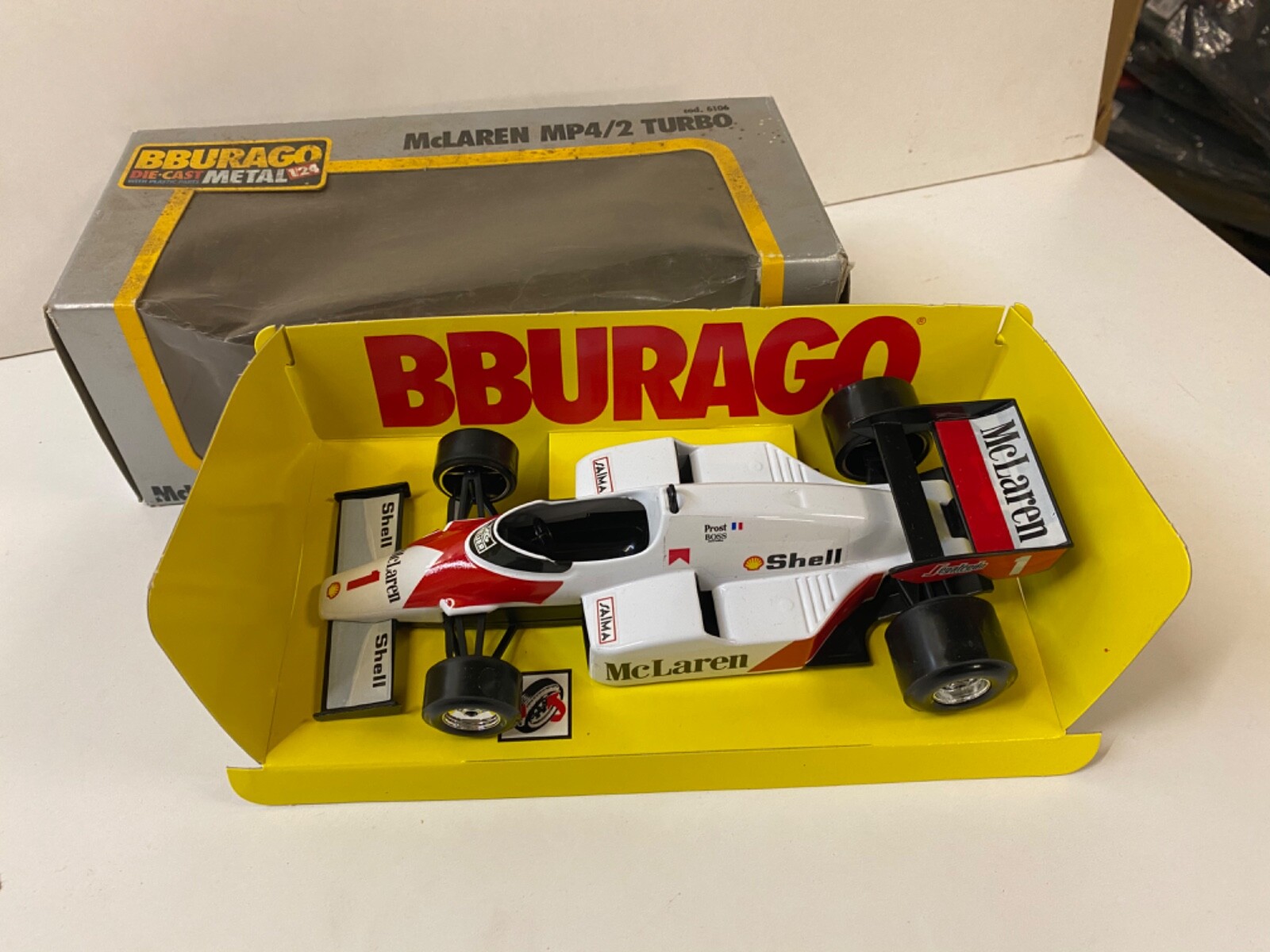 BBURAGO McLaren MP4/2 TURBO 1/24(白) BBURAGO McLaren MP4/2 TURBO 1/24(白) Bburago F1 McLaren MP4