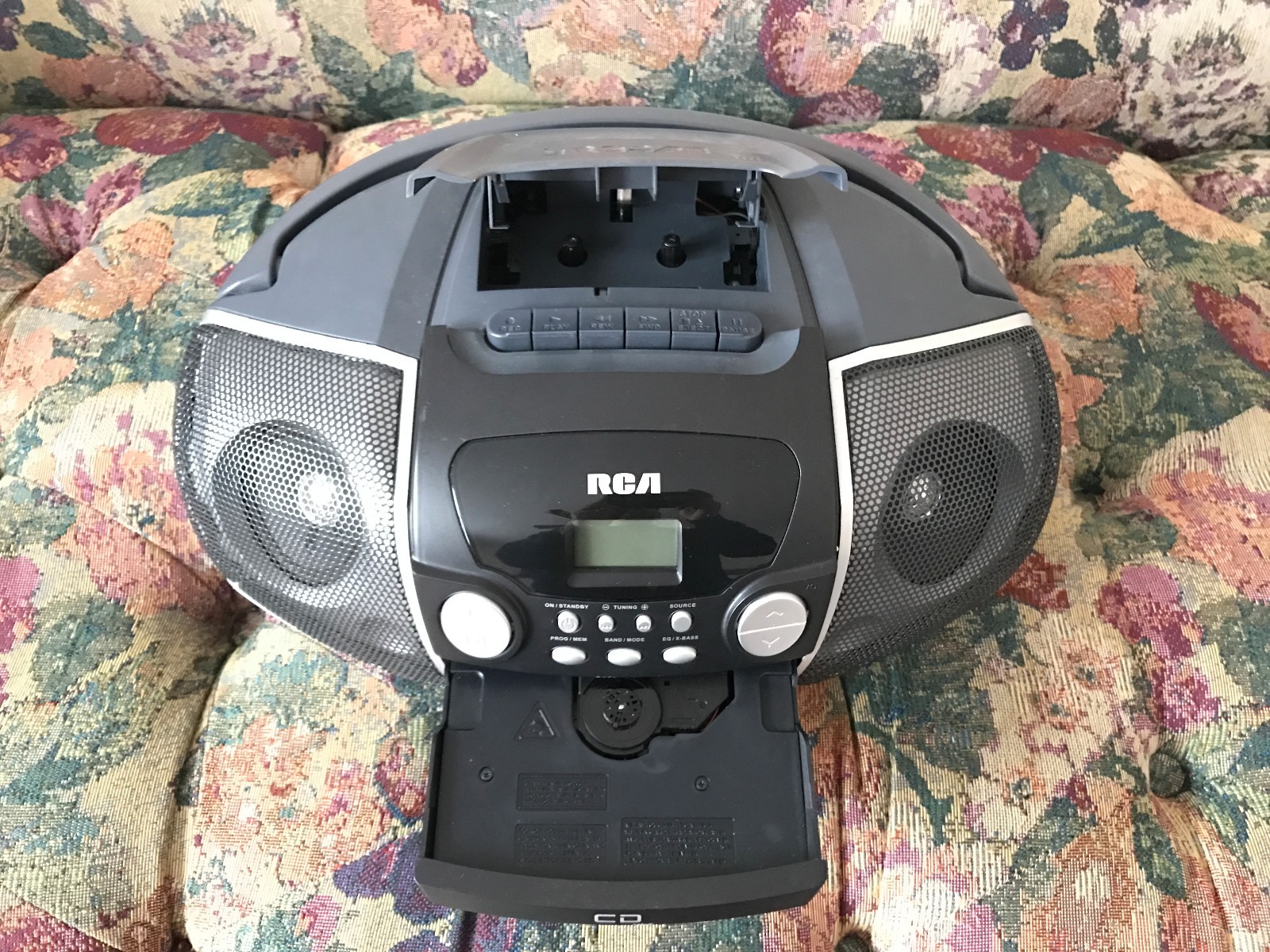 RCA RCD175 CD/Radio Boombox Disc Cassette Player Audio 3.5mm AUX MP3 iPhone