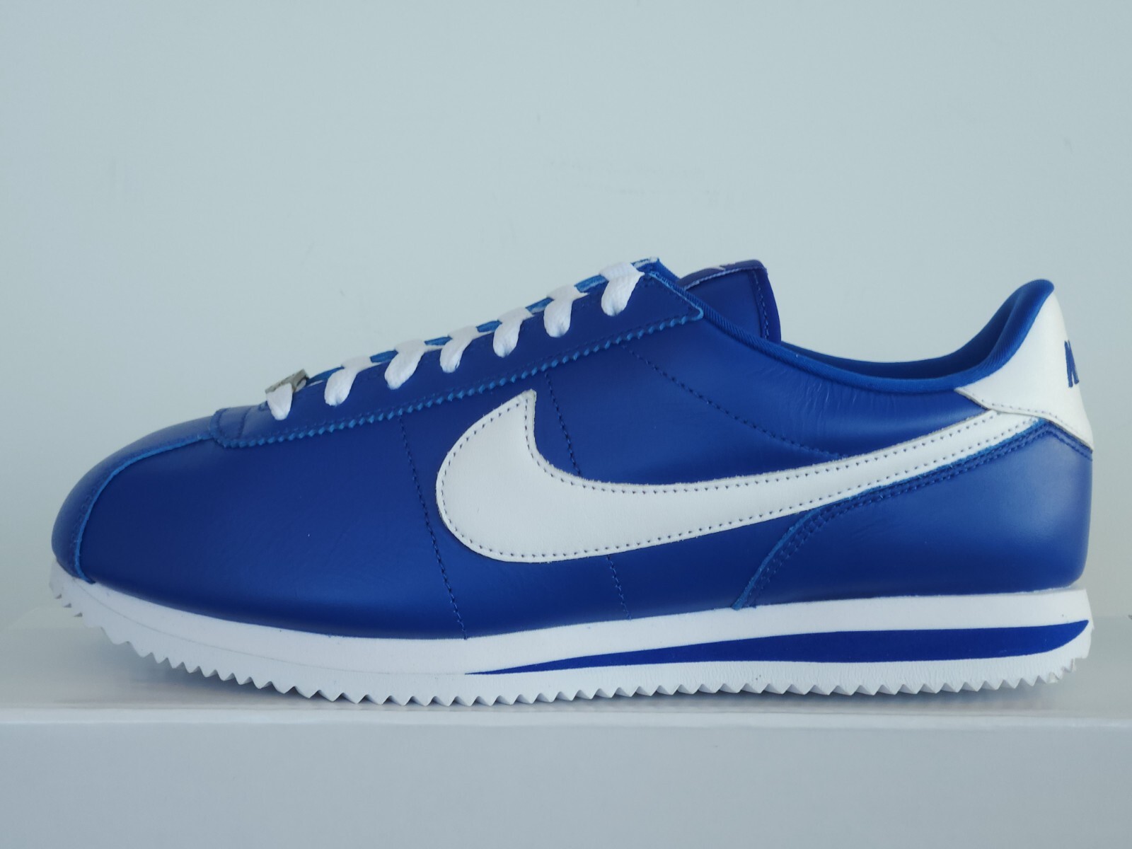 royal blue nike cortez shoes