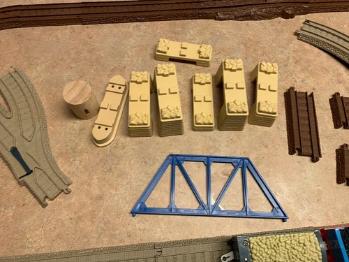 Thomas the Train Plastic Track Lot 77 pieces Plus Train