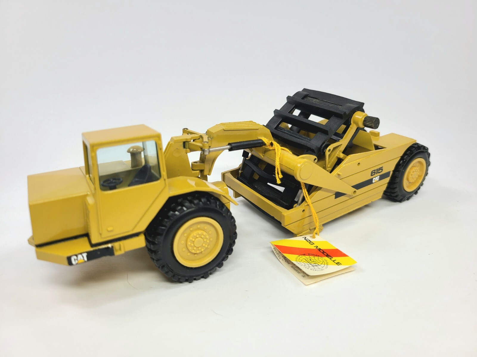Caterpillar Cat 615 Elevating Scraper - NZG 1:50 Scale Model