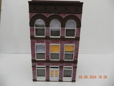 Custom Ameri-Towne O Scale Downtown Office Building (Built & Ready)