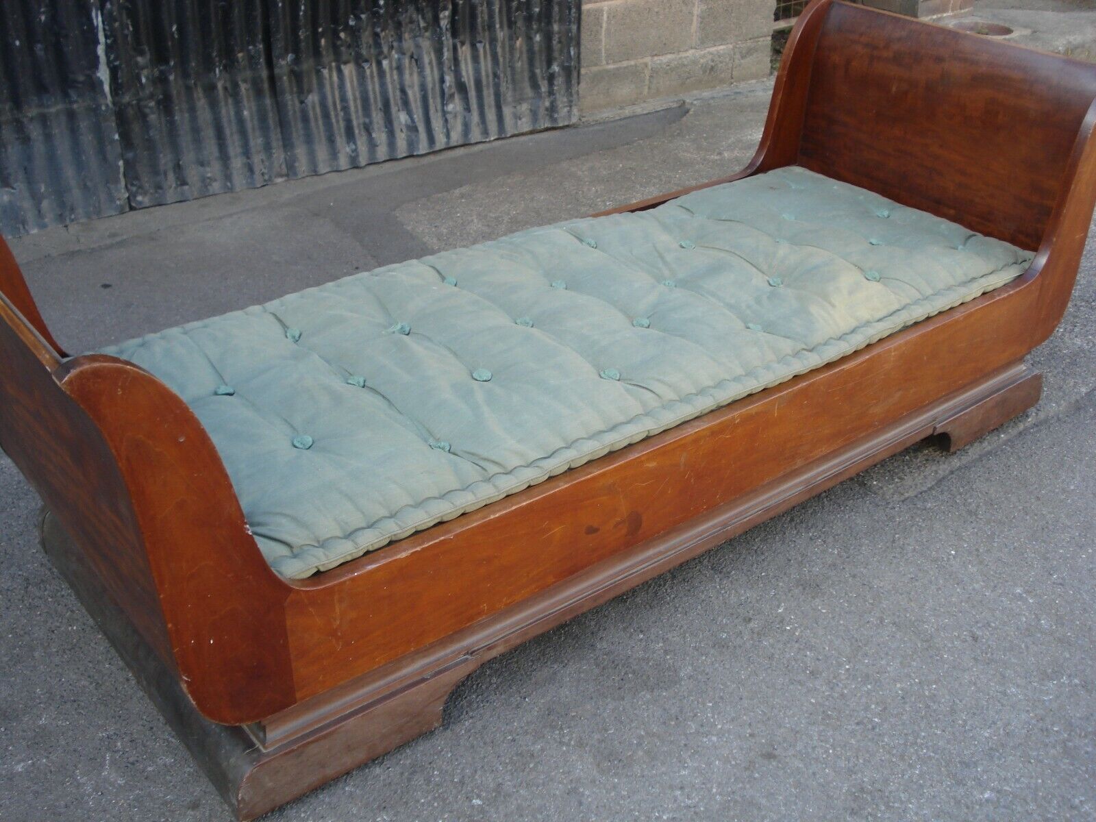 Buy Antique Mahogany Sleigh Bed