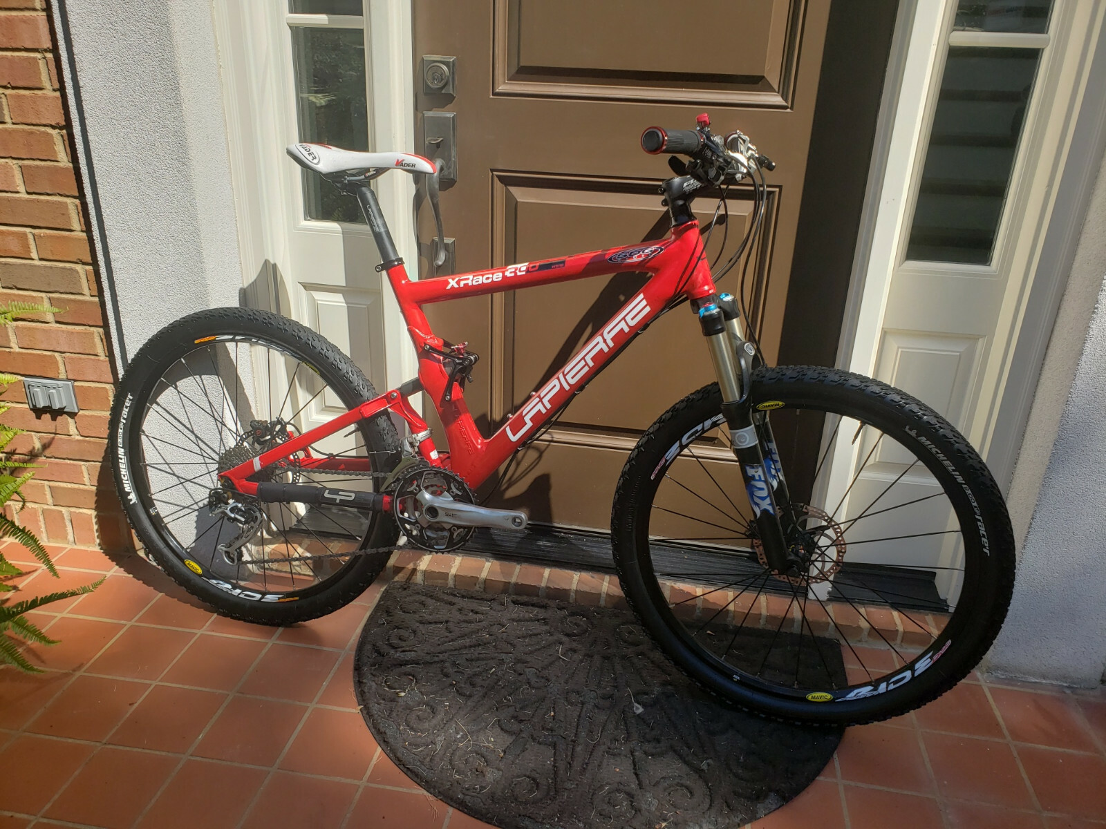 closeout full suspension mountain bikes