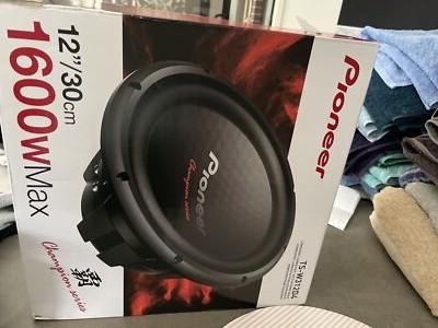【ジャンク品】Pioneer TS-W312S4 Champion series Pioneer Champion Series TS-W312D4 12 inch 500W Subwoofer for