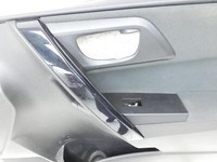 Toyota Auris E18 15-18 Kombi Türverkleidung Türpappe Rechts Vorne Toyota Auris E18 15-18 01.06.2015 gebraucht Vorschau 2
