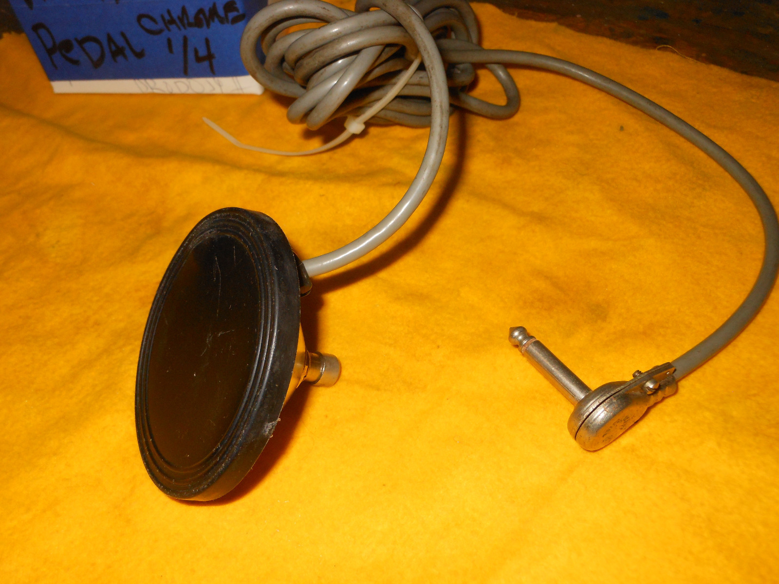 Fender 1-Button FootSwitch Foot Switch 1/4