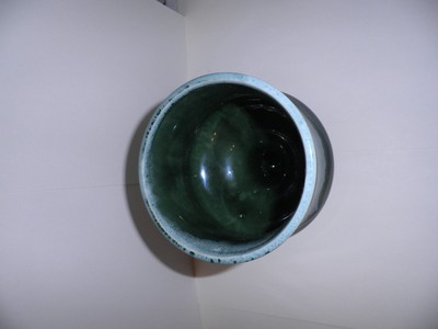 VINTAGE ART POTTERY hs- l - usa GREEN DRIP FOOTED PEDASTAL FLOWER POT VASE