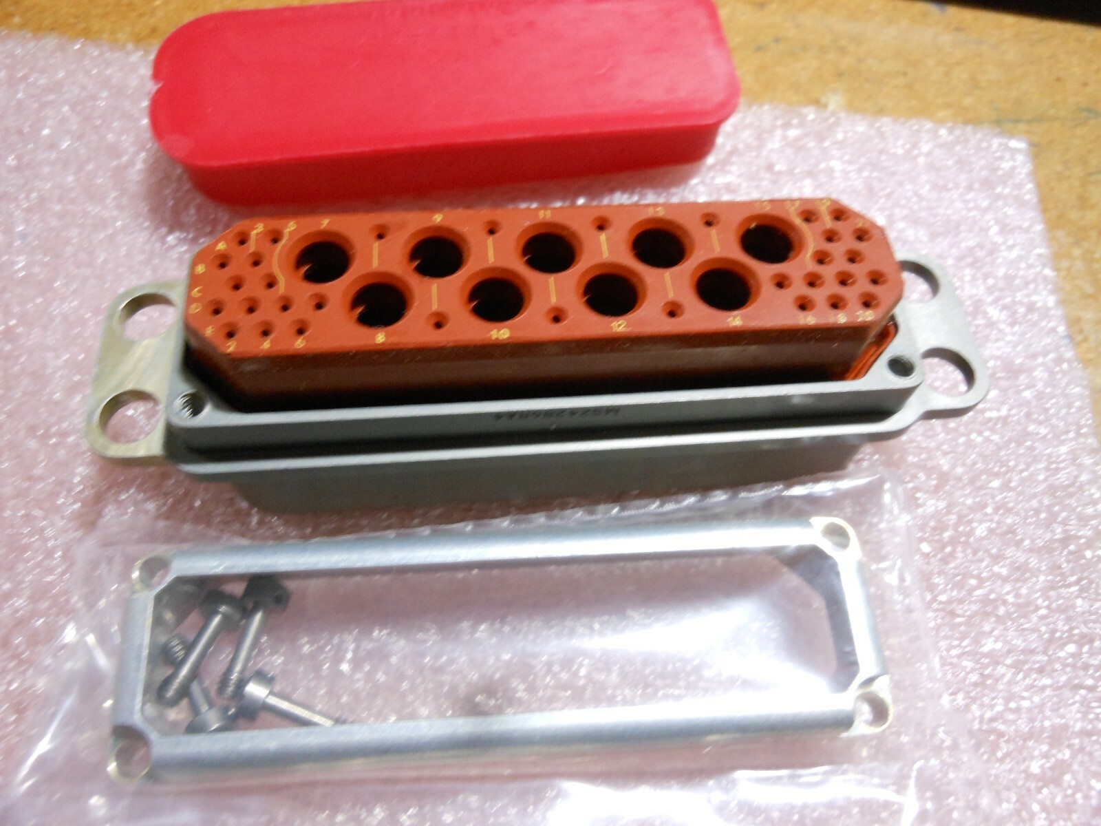 AMPHENOL CONNECTOR NO CONTACTS MS24286RA4 NSN: 5935-01-235-9551 217-51R-A042P-11