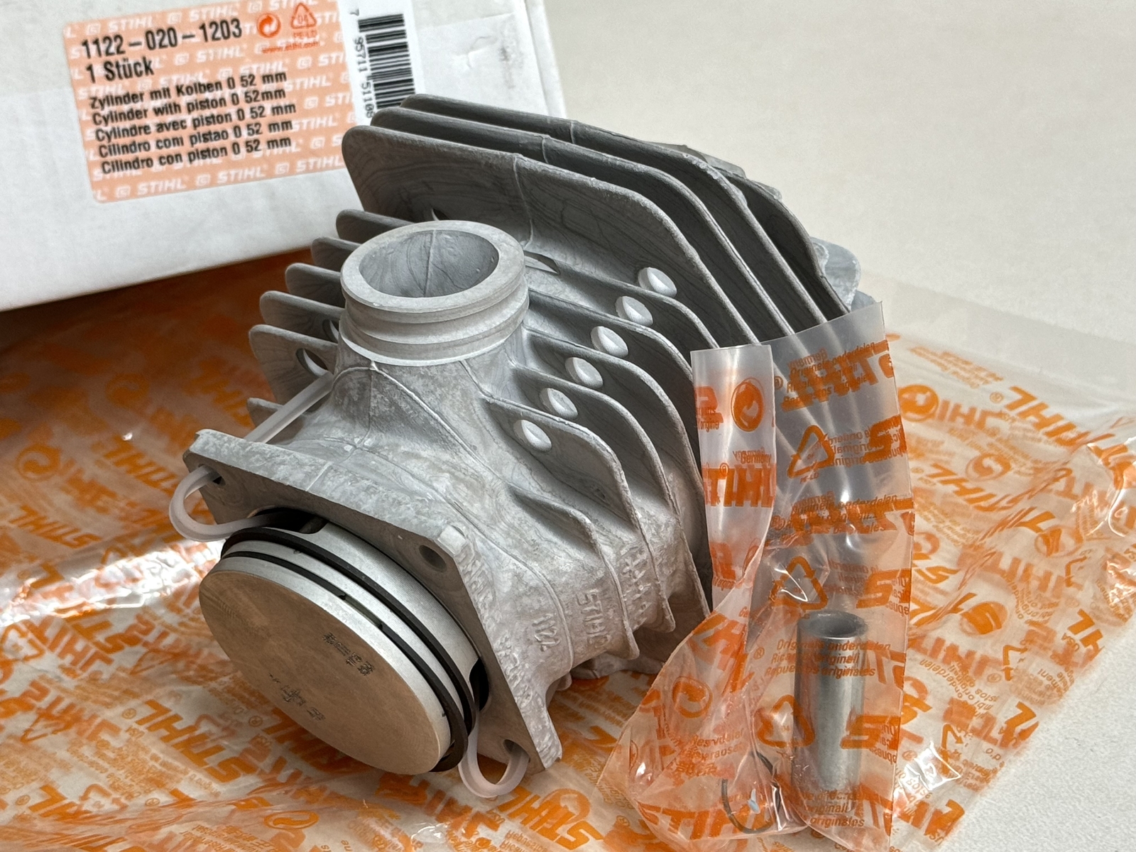 STIHL OEM CYLINDER WITH PISTON KIT 1122 020 1203 064 06R 064RW 52MM GENUINE - Picture 1 of 4