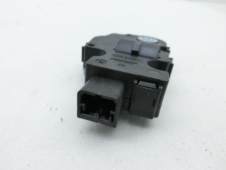 BMW I3 I01 13-17 Luftklappenstellmotor Stellmotor Pos.1  - Bild 3